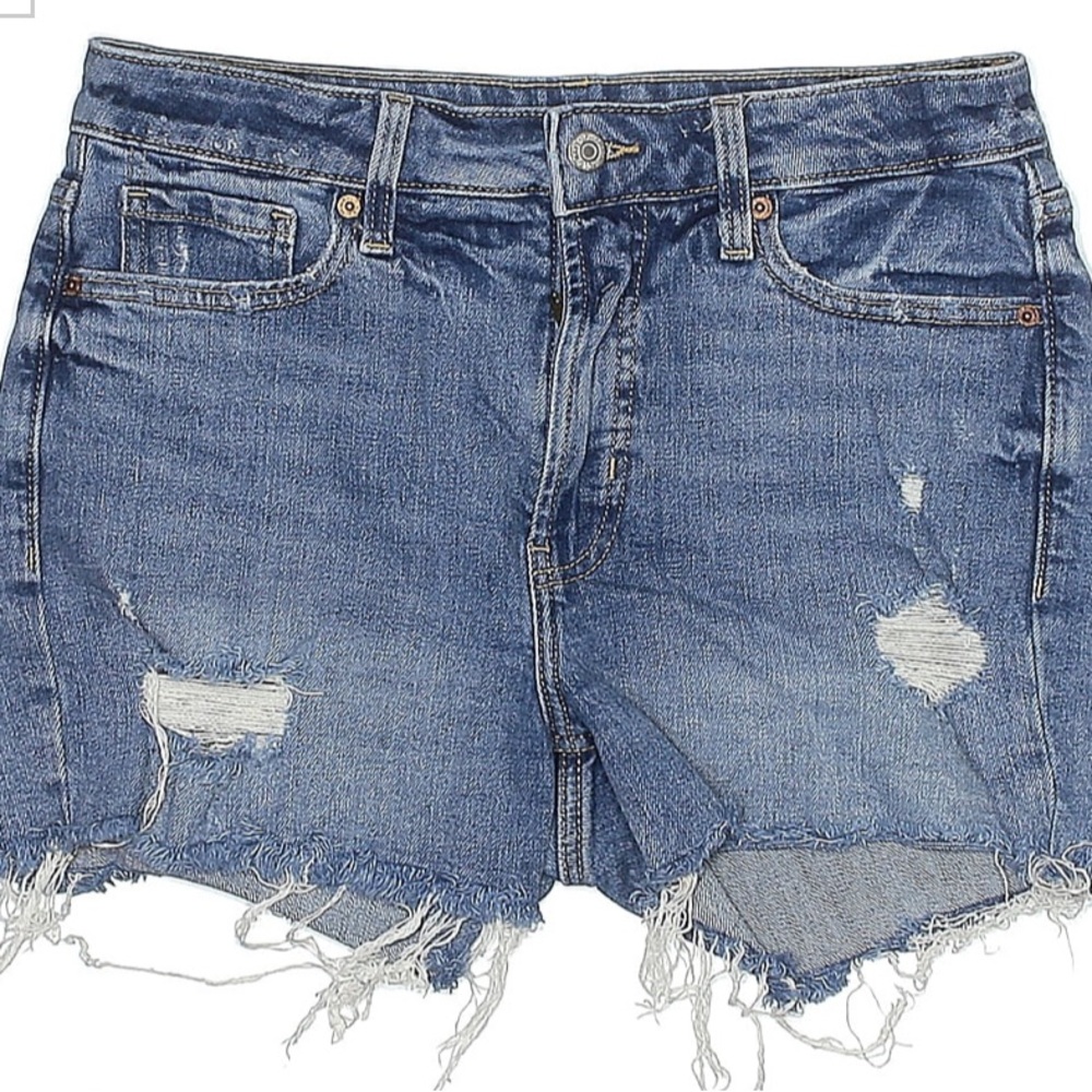 NWT high rise distressed denim shorts